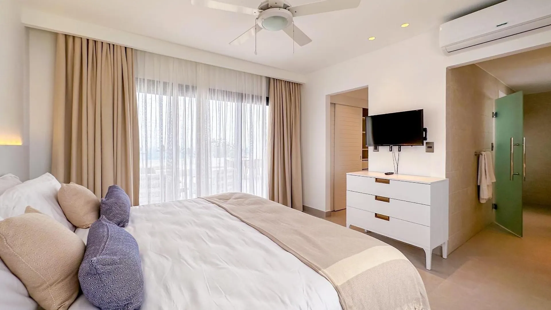 Apartman Spectacular Beach Penthouse With Ocean Views Punta Cana Dominikai Köztársaság